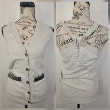 Hollister Knit Vest Top Sz XS Button Front Sleeveless Embellished Pockets Gray