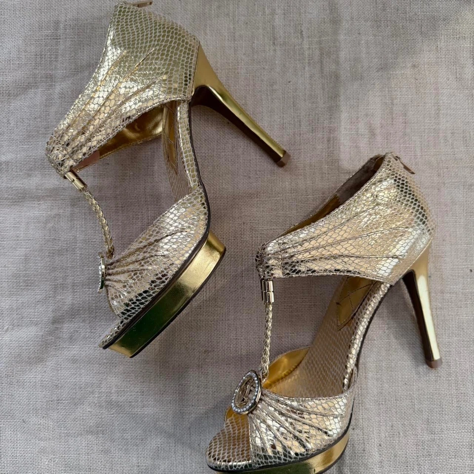 Tacones de plataforma vintage de piel de serpiente dorada Baby Phat con logotipo de estrás — talla 6,5 - Imagen 2 de 4