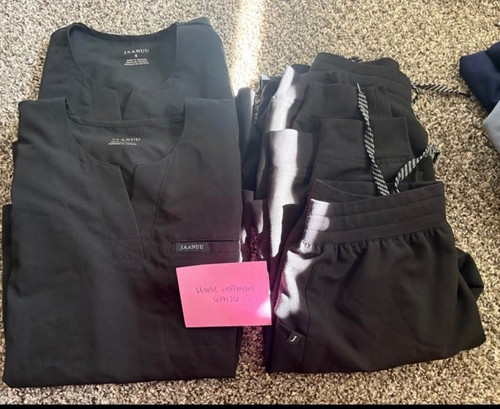 Jaanuu Women’s Black Medical Scrub Set Top S & Pants XS