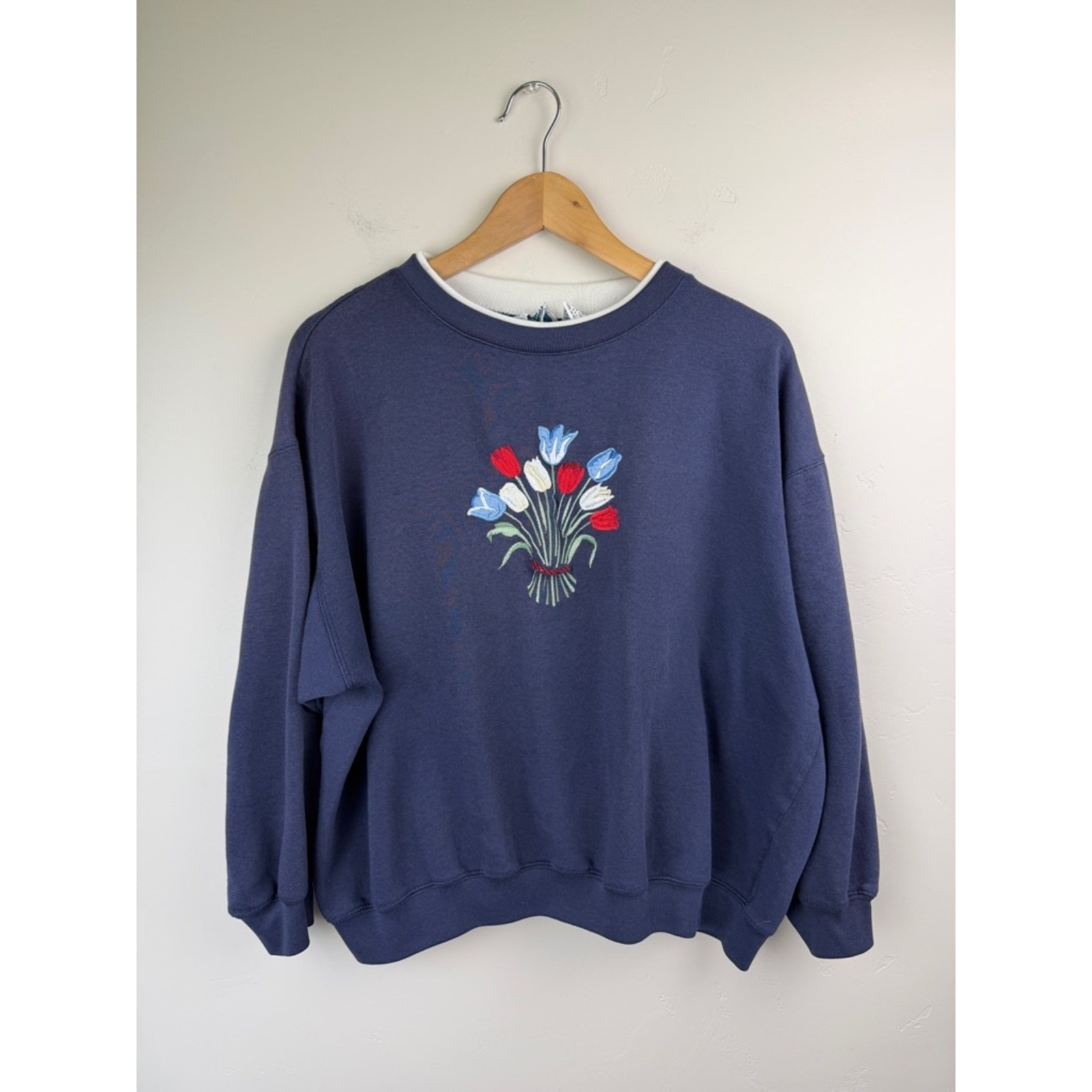 Vintage Bold Spirit Tulip Embroidered Sweatshirt 2X