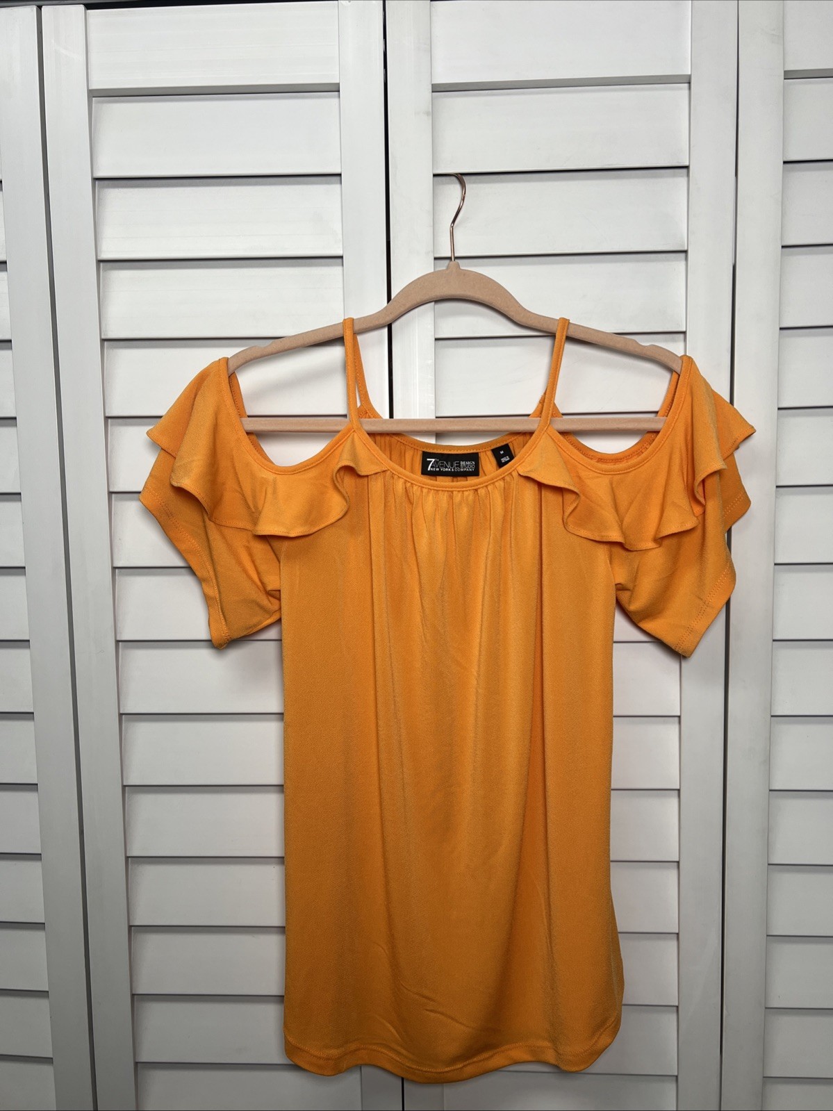New York & Company Cold Shoulder Ruched Ruffle Top Women’s Size Medium NWT