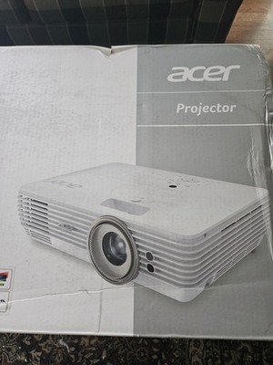 ACER V7850 DLP PROJECTOR. NEW IN BOX!!