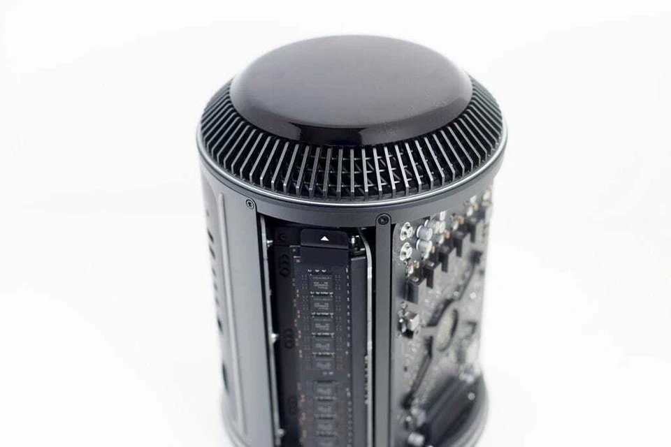 Apple Mac Pro Xeon E5-1650 v2 3.50GHz 32GB RAM 256GB SSD Dual AMD FirePro D500 m - Image 2 of 2