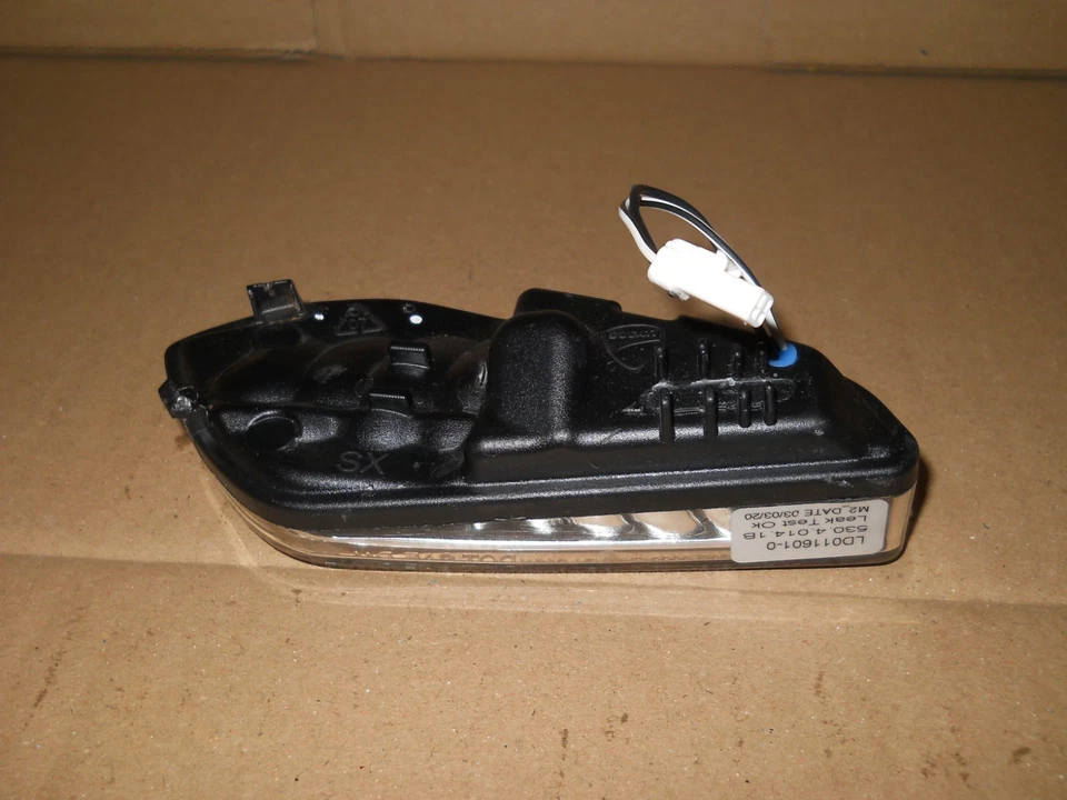 Ducati Panigale V2 V4 V4S indicator light turn lamp LED mirror left 52310645A - Image 3 of 4