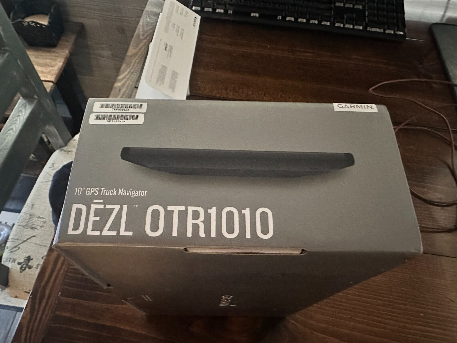 Garmin dezl OTR1010 10" GPS Truck Navigator 753759293765 eBay