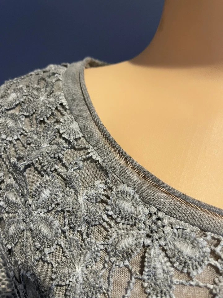 Fairycore Gremlincore FERATELLI BOUTIQUE Womens S Top Boho Gray Floral Lace 1535 - Image 4 of 4