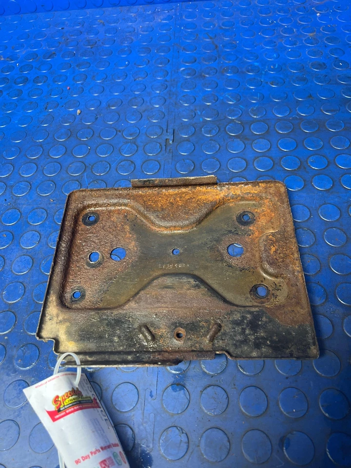 Bandeja de batería clásica Chevy Silverado 1999-2007 lado del conductor izquierda OEM 15891945 Foto 4 de 4