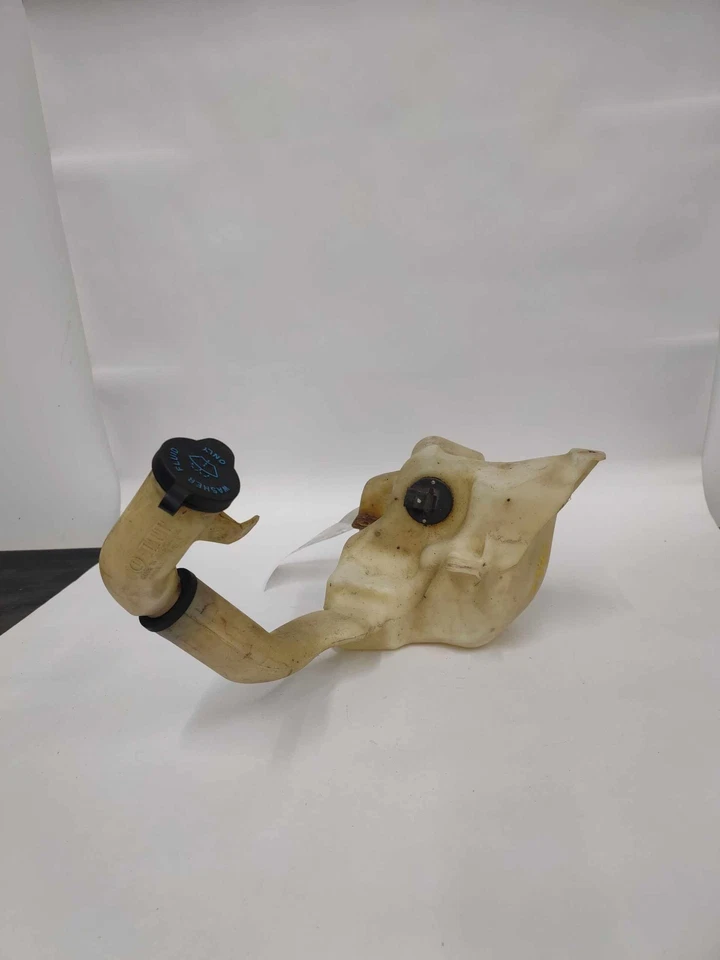 1998-2004 Buick Regal Washer Bottle - Image 2 of 4