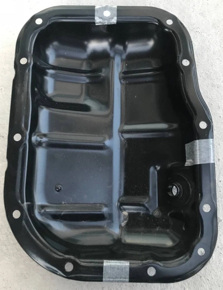 Нижний поддон масла в сборе для двигателя Lexus CT200h Toyota Prius 11-17 12102-37010 - Изображение 2 из 2