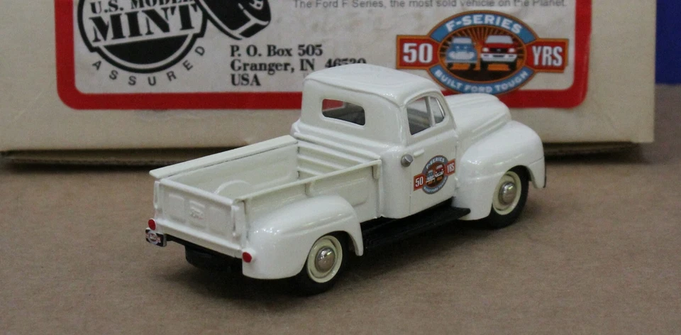 Camioneta Ford F-1 Brooklin modelo estadounidense como nueva US-2-4 1948 50th '98 1:43 crema caja como nueva Foto 3 de 4