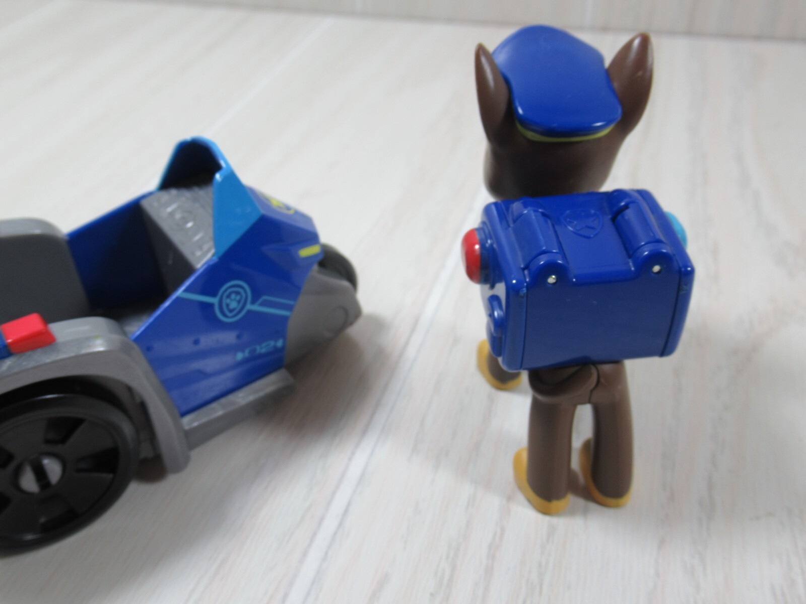 Paw patrol Police Officer Chase action figures w/ 3 wheel cycle vehicle