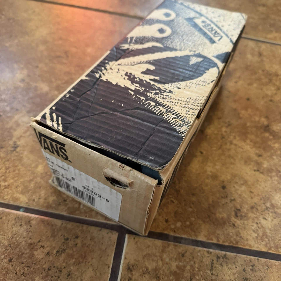 VTG VANS ERA DeadStock 1990s 90s White Canvas Shoes Boys 5 Women 6.5 Made USA - Image 4 of 4