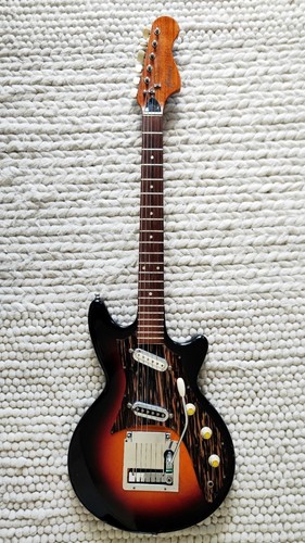 Framus Strato 5/155-52 (1966) - Vintage Collectible with Character