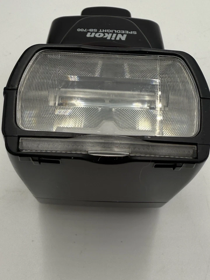 Nikon SB-700 Speedlight I D-TTL Flash for F-100 D750 D5600 D7500 D780 D850 Z7 Z6 - Image 4 of 4