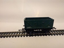Hornby R010 Open Wagon 7-plank open wagon in green - W1005