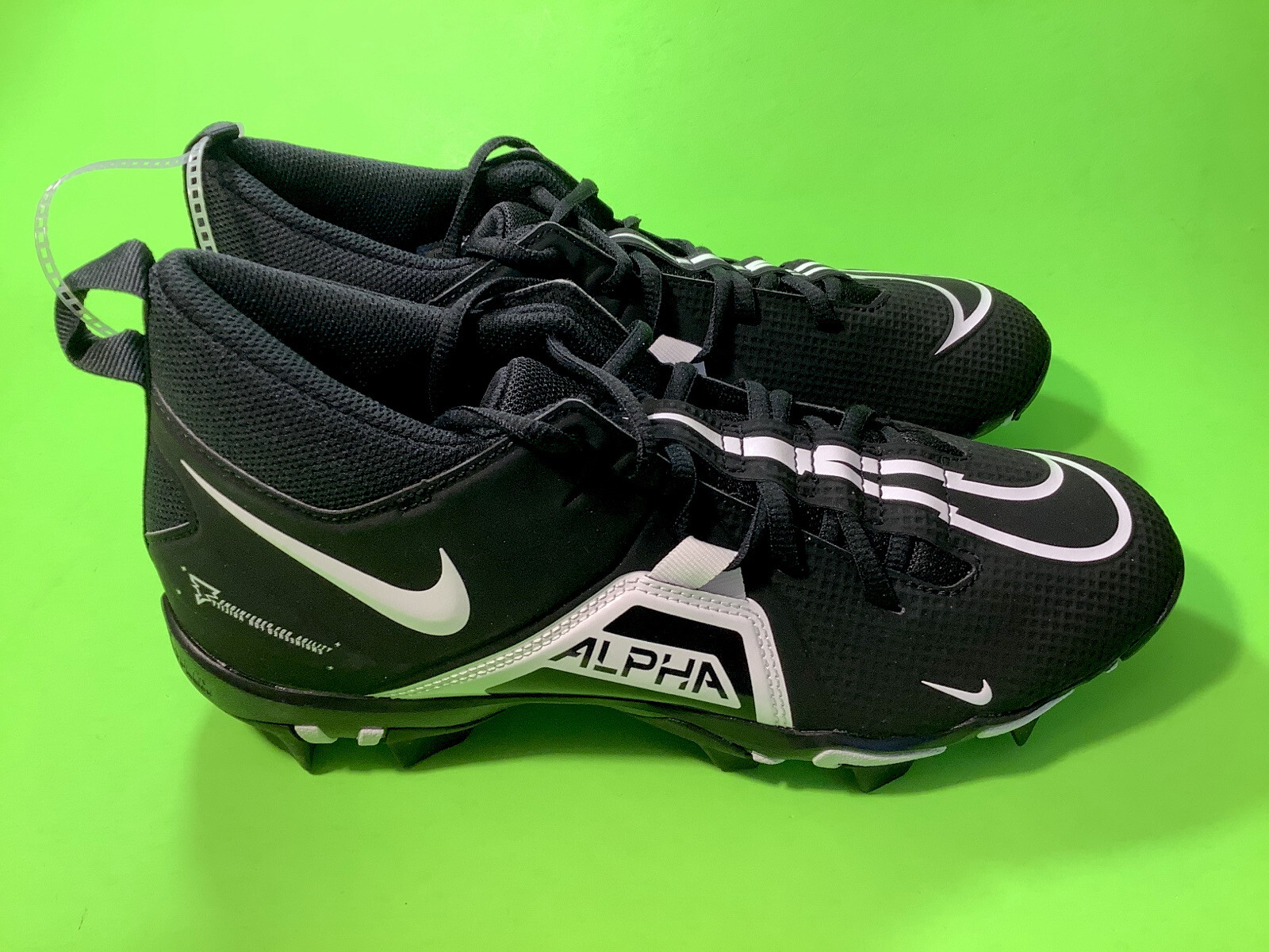 NIKE ALPHA MENACE Men’s Football Cleats Size 9.5 Black w/White NEW