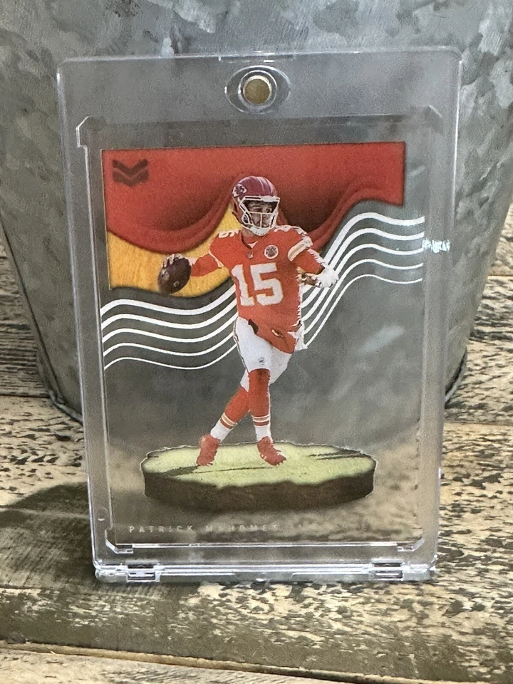 PATRICK MAHOMES CARD CLEAR ACETATE RARE SP AUTHENTIC KC CHIEFS JERSEY #15 PANINI - Image 4 of 4