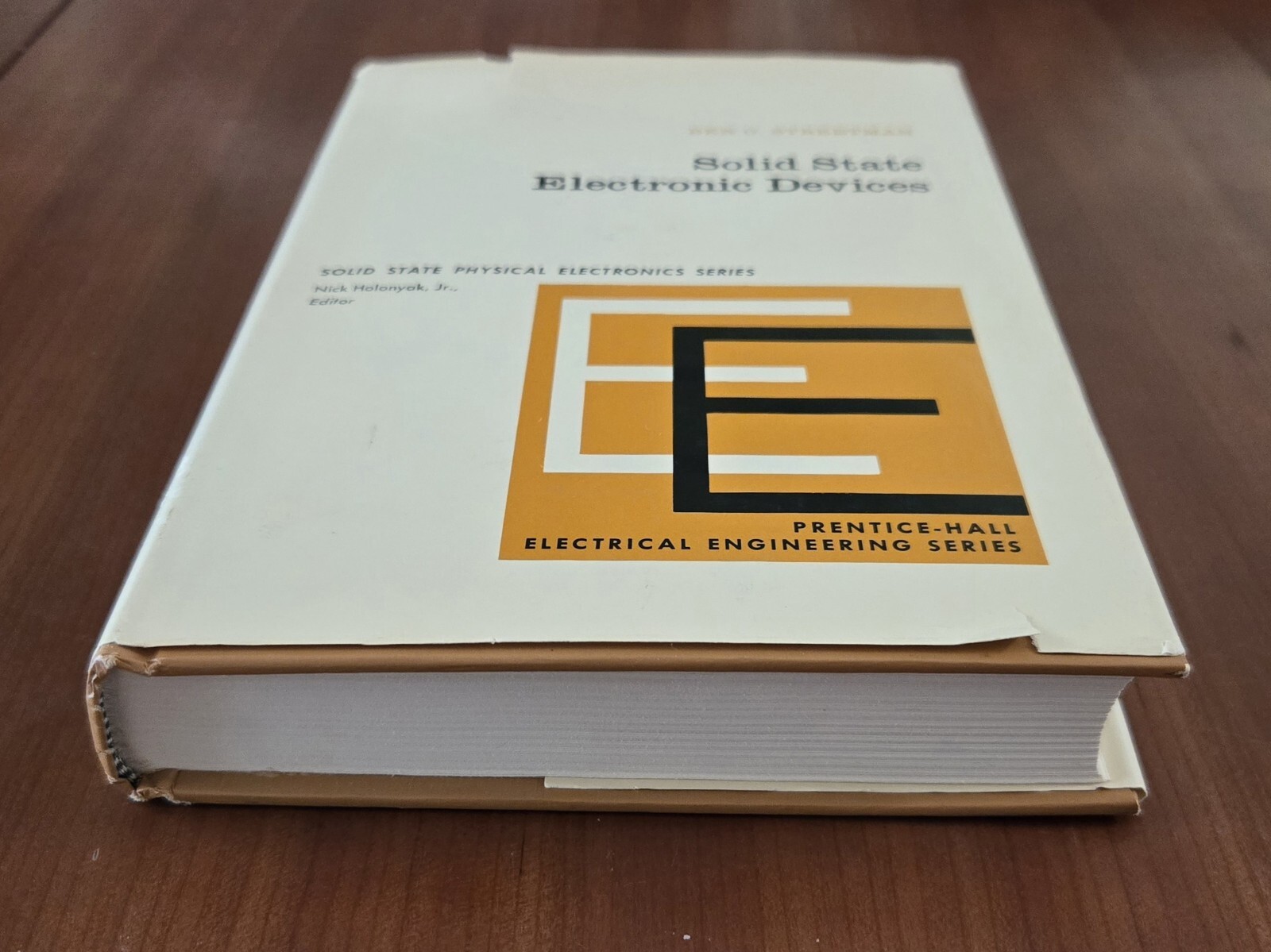 Solid State Electronic Devices First Edition 1972 Ben Streetman - Prentice Hall