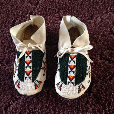 Old American Style Suede Leather Handmade Beaded Moccasins HBM112