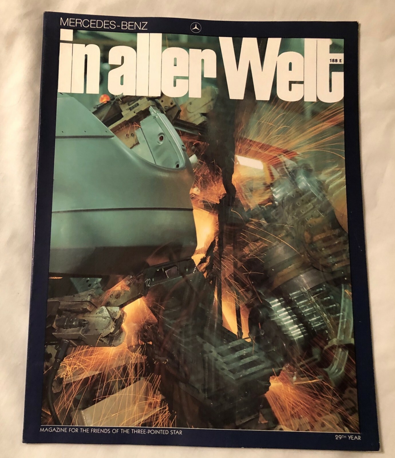 In Aller Welt Mercedes-Benz Magazine 188 E 1984