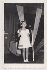 Young Star's Moment in the Spotlight Girl Gracefully Perform Captivating Stage