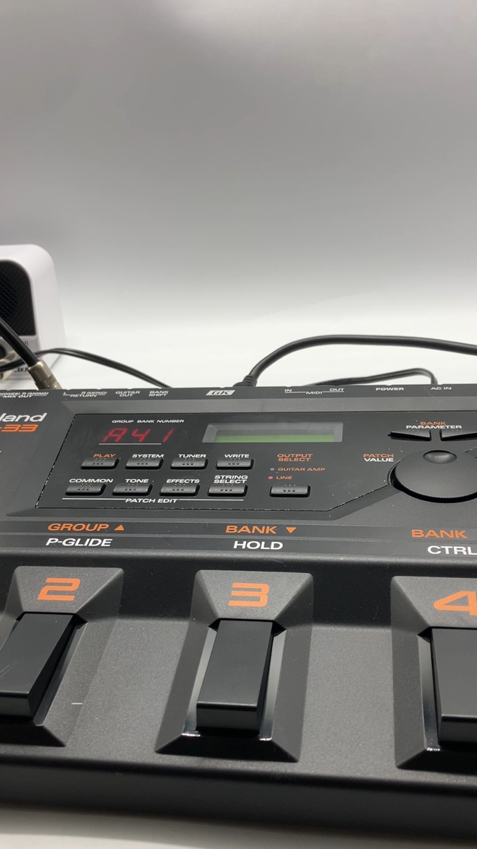 Roland GR-33 Guitar Synthesizer w/Adapter + Cable Made in Japan