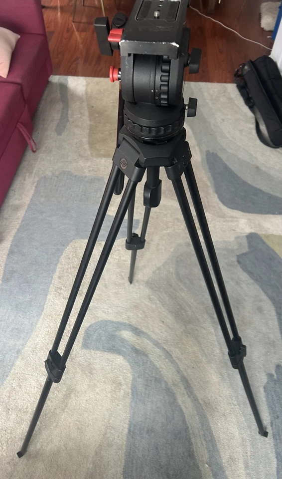 Sachtler 0220 SYSTEM DV-2 II Aluminum Tripod DA-75L legs with soft case & extras - Image 4 of 4