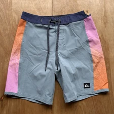Quiksilver Surfsilk Arch 19" Mens Boardshorts Cadet Blue 28 inch waist NWOT $59