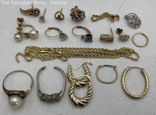 Assorted 10K Gold Necklace Earrings Ring Jewelry Mixed Lot 14.10 Grams
