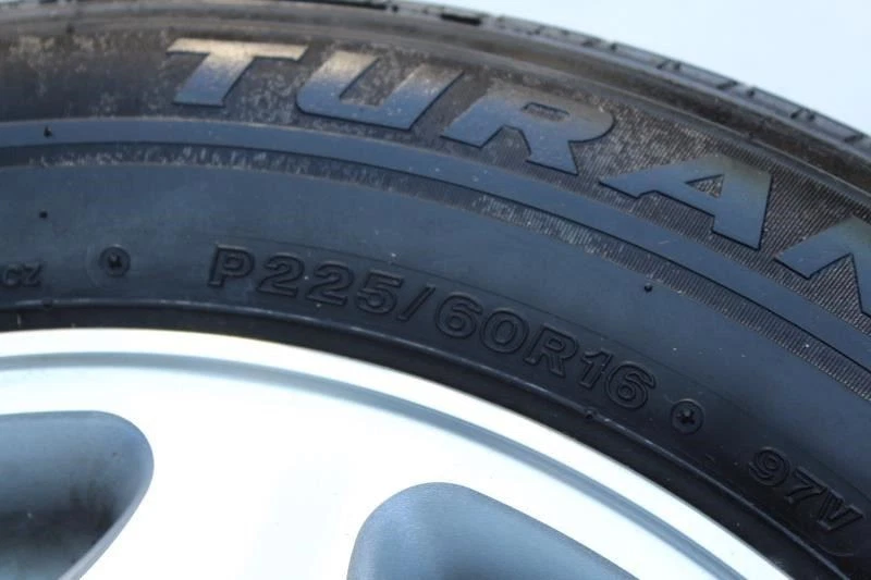 Lexus LS400 1998 rueda de repuesto 225 60 16 llanta cromada neumático Bridgestone banda de rodadura 6/32 Foto 2 de 4