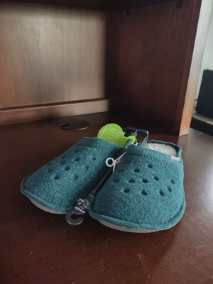 Unisex Women 9 Men 7 Crocs Classic Slippers Green Ready Set Relax Relaxed Fit 
