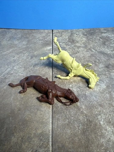 VTG. ORIGINAL MARX DEAD CALVARY HORSE And FALLING HORSES