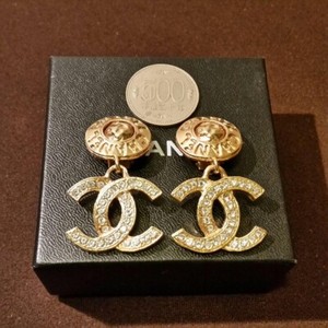 Authentic Chanel Vintage Gold Plated Letter Round CC Crystal Dangle Clip on Earrings