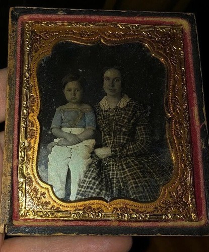 Antique 1/6th Daguerreotype Half Case Gorgeous Antebellum Mom Son Tinted Blue - Picture 2 of 8