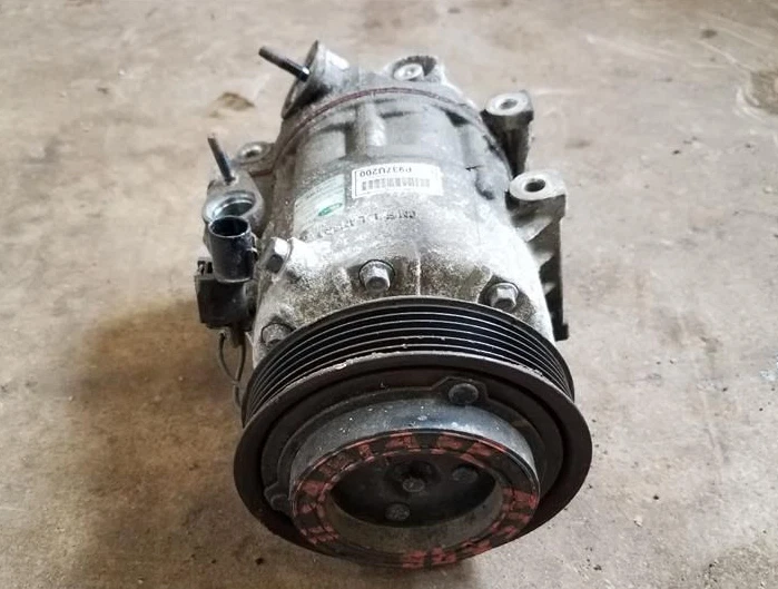 Compresor de aire acondicionado Hyundai Santa Fe 2010-2012 Foto 3 de 3