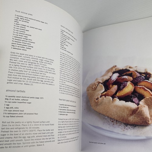 Donna Hay Book 1 and 2 Modern Classics Large Cookbooks - Imagen 16 de 22