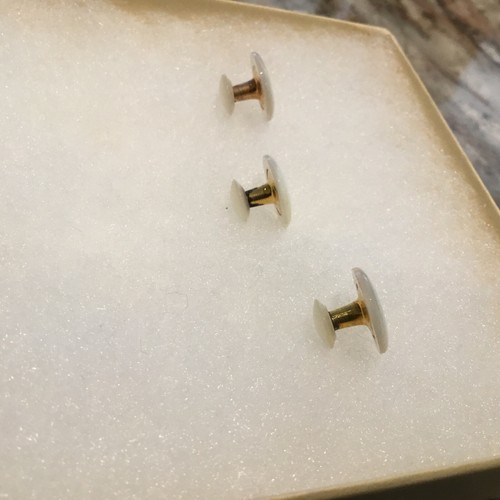 White Mother of Pearl Set Of 3 Victor/Edwardian Vintage Shirt Studs - Picture 3 of 5