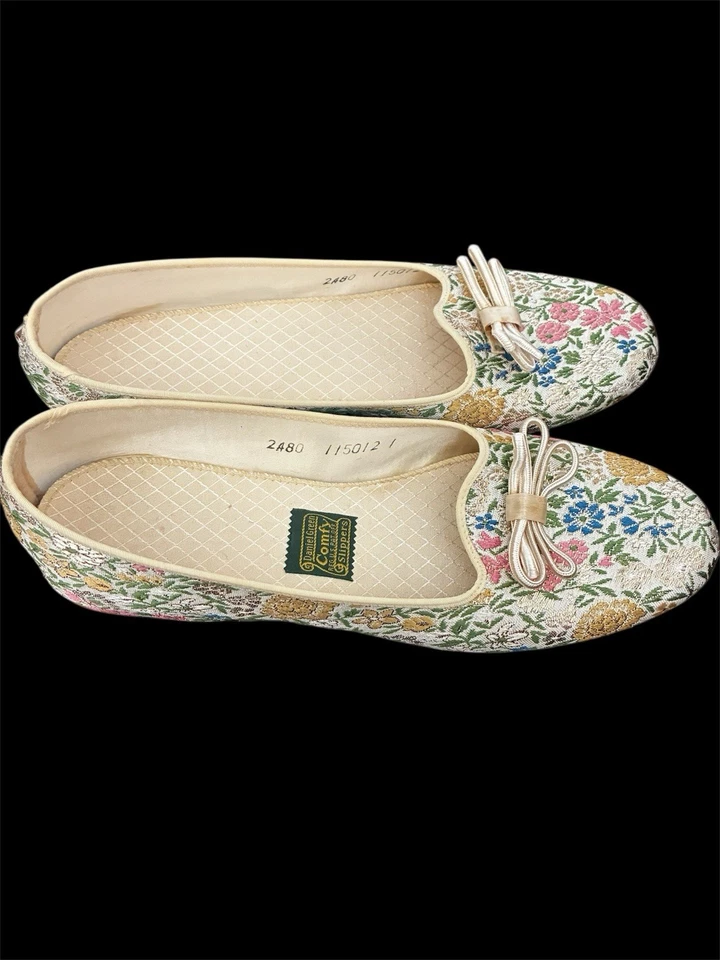 Chinelos femininos Daniel Green Comfort tamanho 8 M tecido floral marfim bordado - Imagem 2 de 4