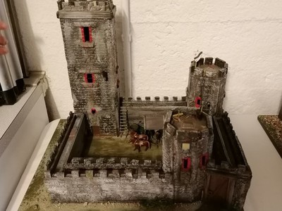 Ritter Burg 1/72, Mittelalter,  Befestigung 3 Türme Mauer und Zubehör