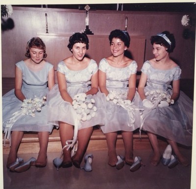 1960 Vintage PHOTO LOT 2 Four Bridesmaids Wedding Day Barefoot Feet Barefooted