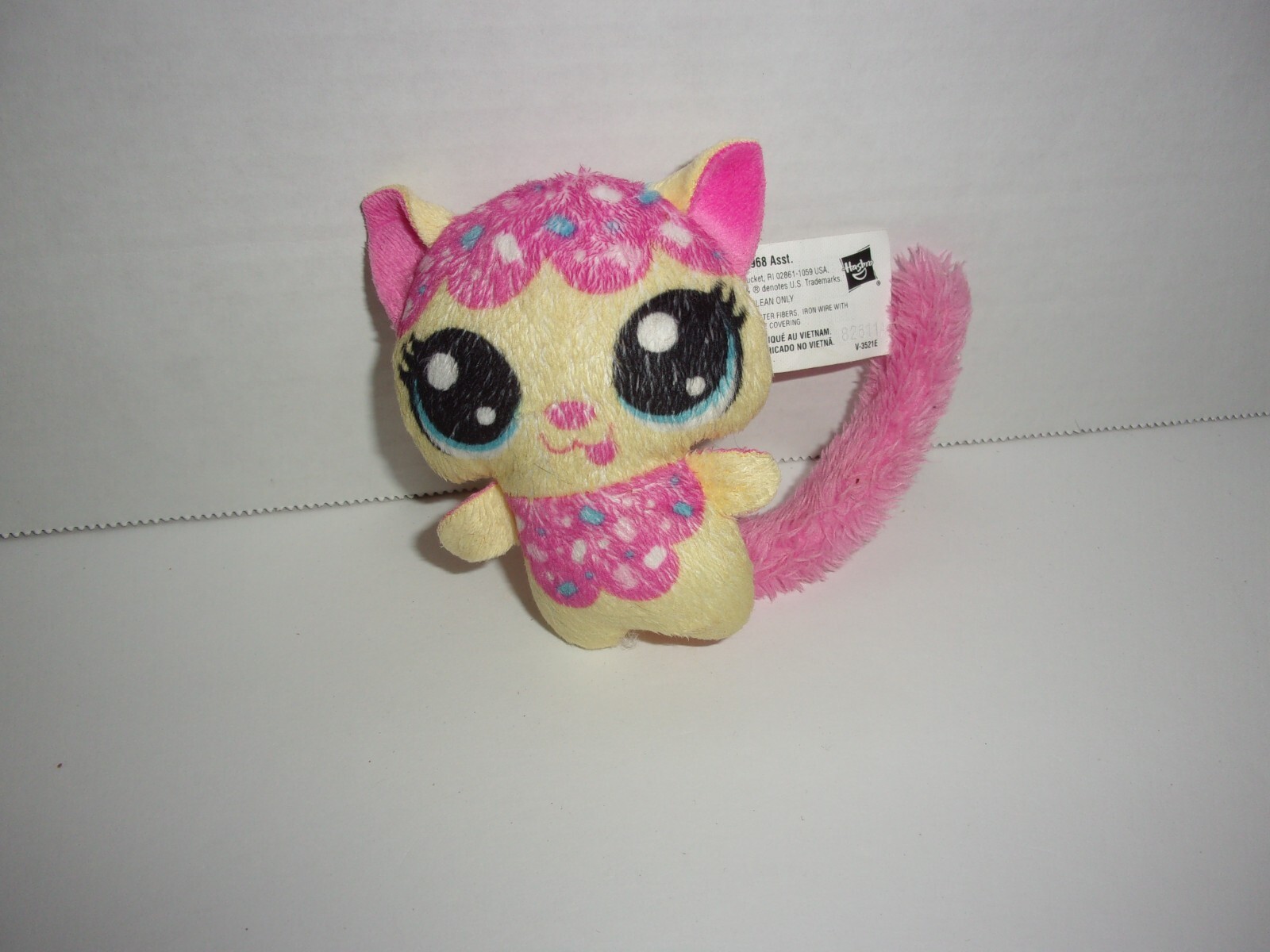 Hasbro Littlest Pet Shop 3.5 Inch Soft Plush Cat Toy