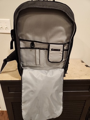Lowepro Pro Runner 450 AW Camera Backpack - Picture 9 of 12