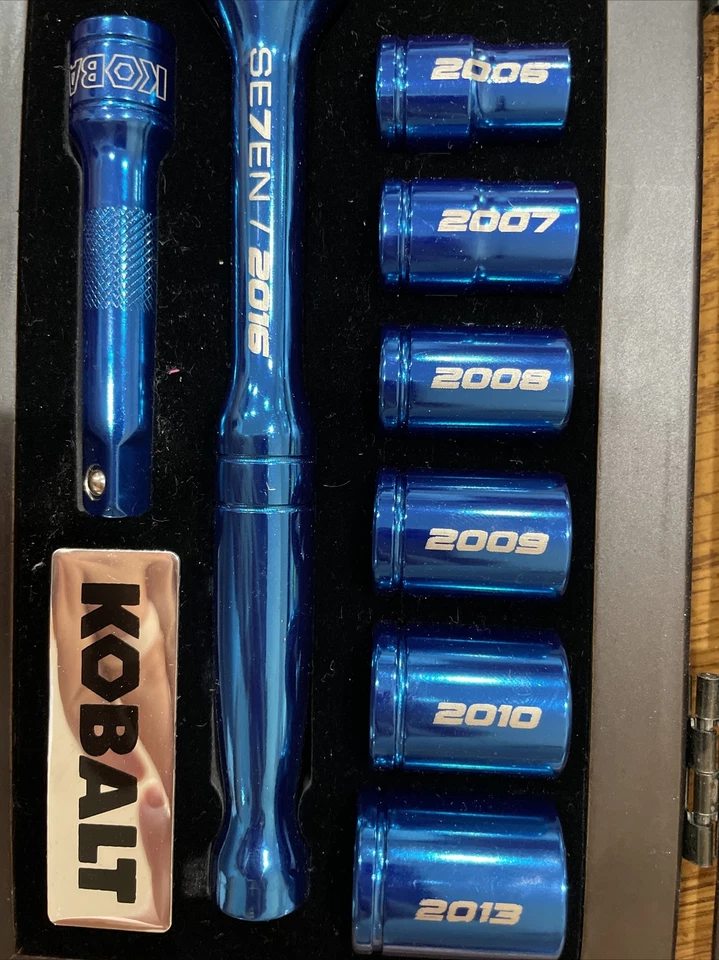 Juego de herramientas de cobalto - ¡Firmado por Jimmie Johnson después de su séptima victoria en la Copa NASCAR!! Foto 4 de 4