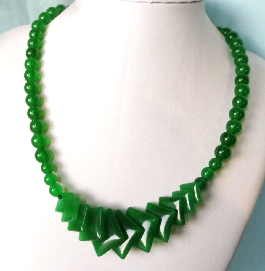 Collier en jade vert émeraude 45cm : finis les bijoux ternes avec l'argent