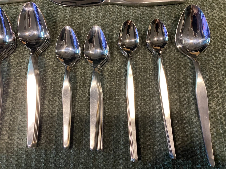 Servicio Noritake Linden Vintage Acero Inoxidable 18/8 para 8 Platería 52 Piezas Foto 3 de 4