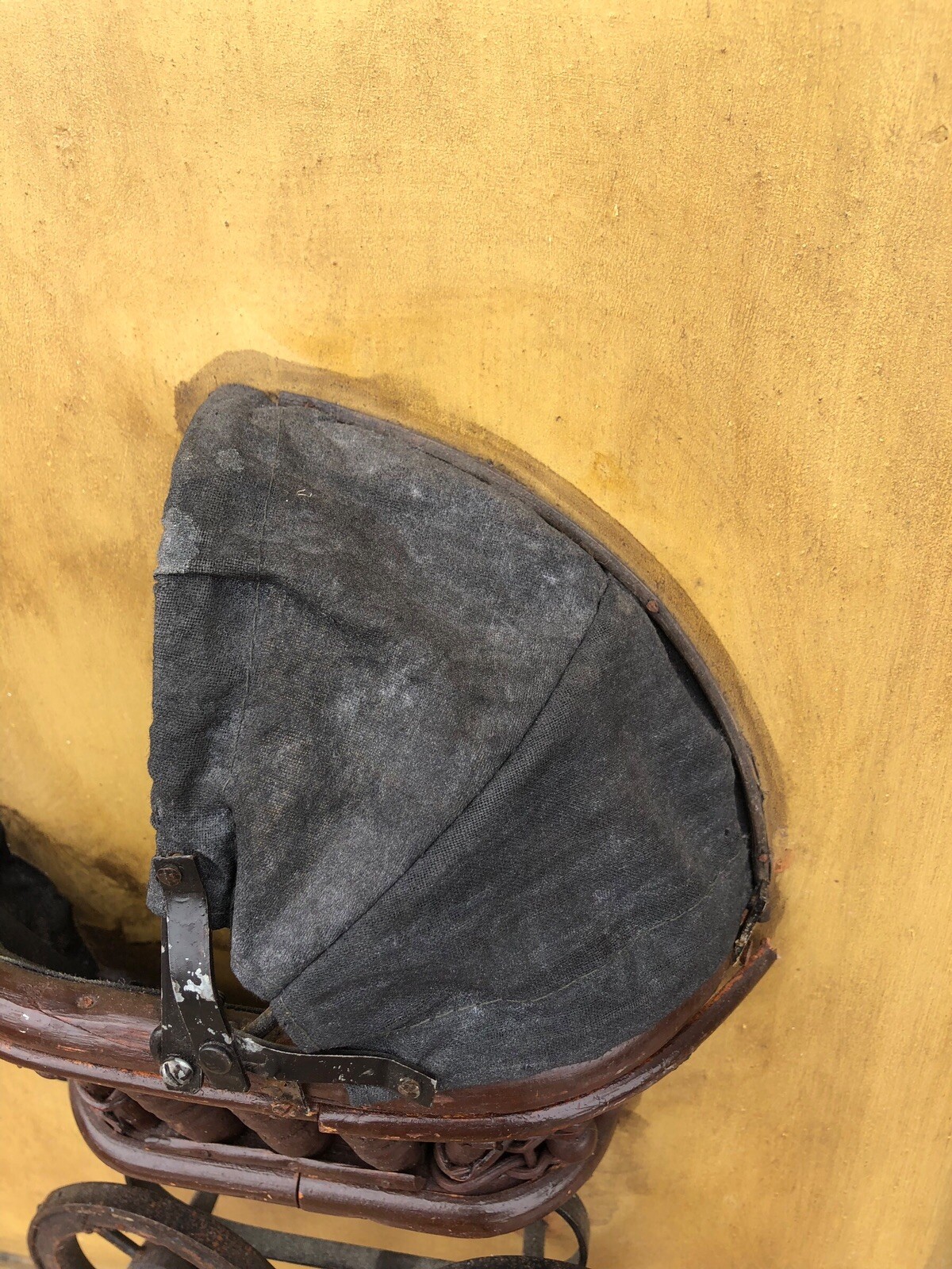 Picture 4 of 9