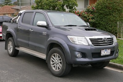 2011 - 2015 - TOYOTA HILUX -  OWNERS & NAVIGATION  MANUALS HANDBOOK  - REPRINT