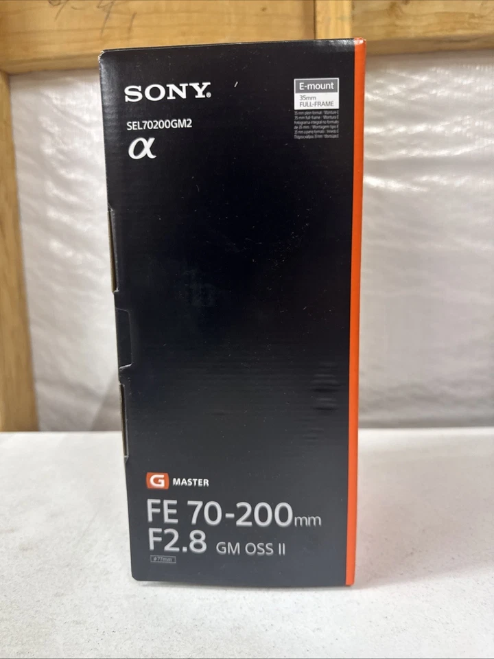 Sony  FE 70-200mm F2.8 GM OSS II Full-Frame Telephoto Zoom G Master Lens E Mount - Image 2 of 4