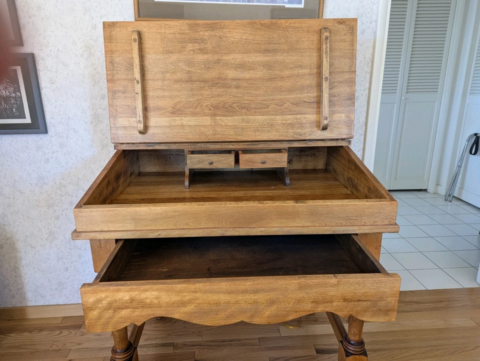 Escritorio del capitán Foto 2 de 3