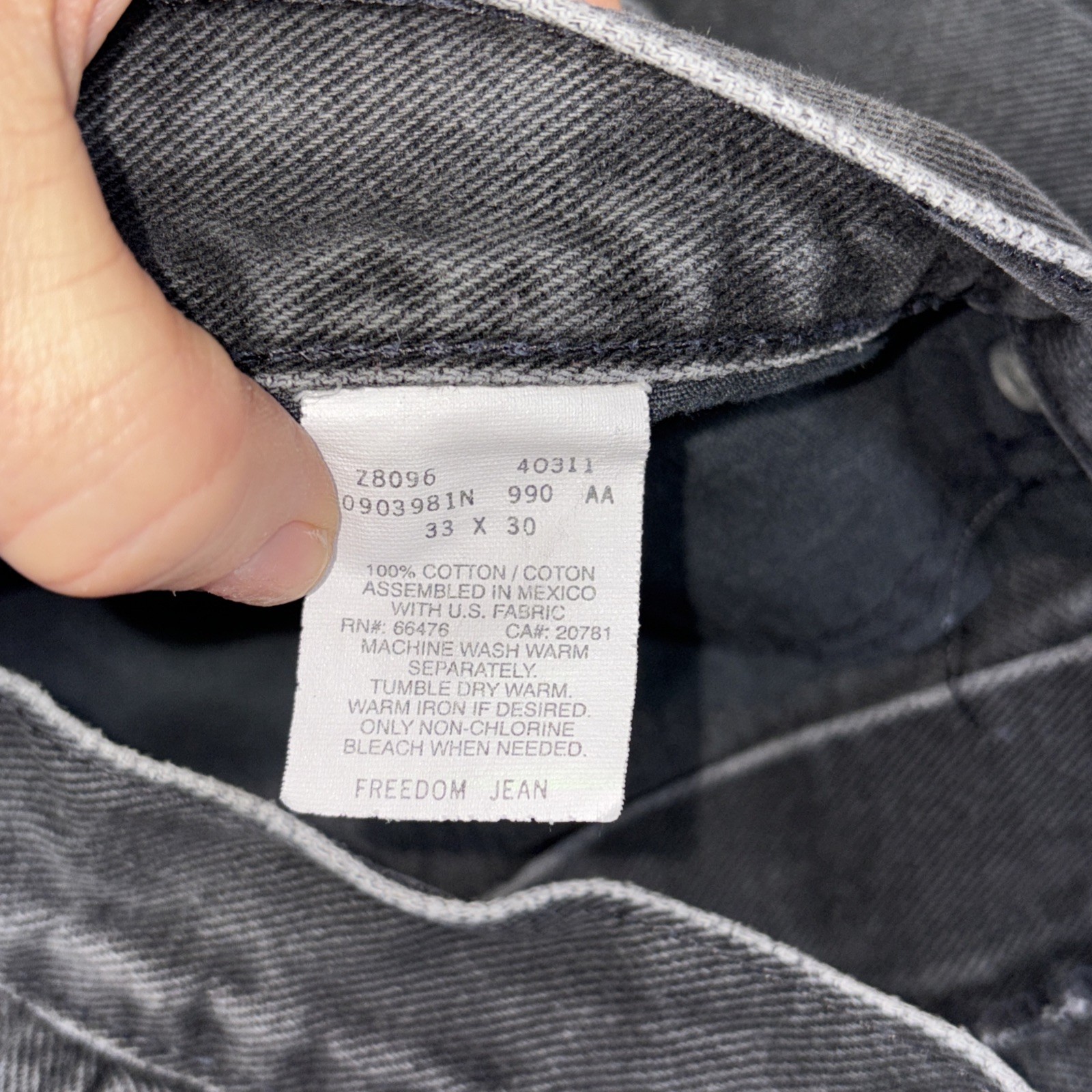 Vintage Tommy Hilfiger Men’s Black 33x30 Fits 30 X 29 Freedom Jean Vtg - View 5